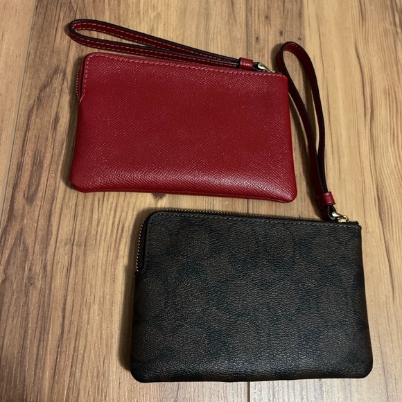 Set of two Coach corner zip wristlet wallets - Picture 3 of 5